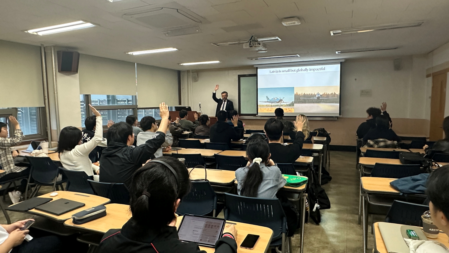 EU연구소 발트연구센터, 주한 라트비아 대사 초청 특강 개최 이미지